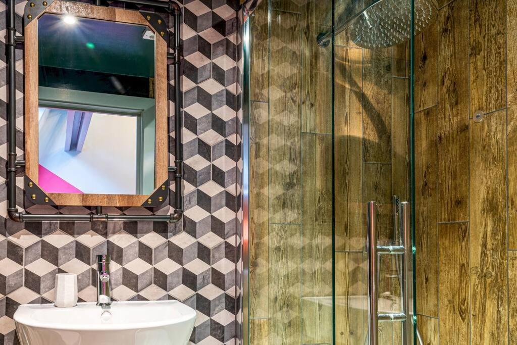 Apartmán Style & Opulence In Georgian Chapel W Parking Bath Exteriér fotografie